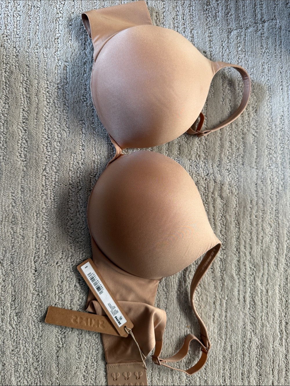 NWT SKIMS ultimate push-up plunge Smooth Molded T-Shirt Bra in Nude Tan/Clay 34D